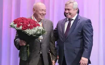 Экс-губернаторы Ростовской области Владимир Чуб (слева) и Василий Голубев. Фото donland.ru.