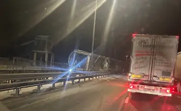 Обрушившийся мост. Фото очевидцев из чата «Трасса М4 "Дон"»