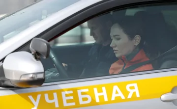 Обучение вождению. Фото Эрика Романенко, ТАСС