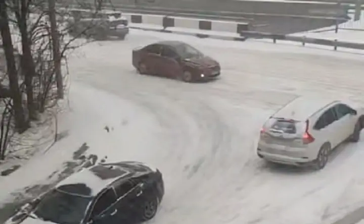 Автомобили. Скриншот видео Telegram-канала «Это Ростов новости»