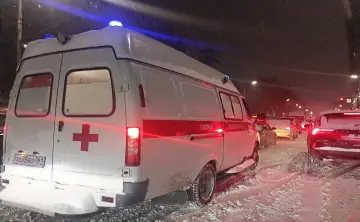 Скорая помощь в пробке. Фото donnews.ru