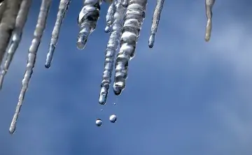 Сосульки. Фото Марии Васильевой, ЯСИА