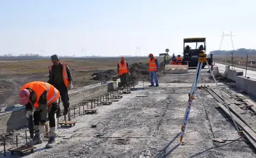 Капитальный ремонт автодороги. Фото пресс-службы компании «РостовАвтоДор»