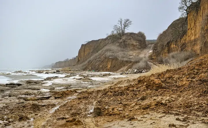 Обрушение побережья Таганрогского залива. Фото Олега Хорошева, ЮНЦ РАН
