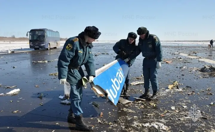 Обломок самолёта. Фото ГУ МЧС по Ростовской области