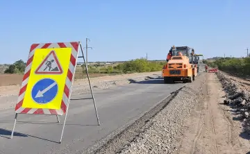 Дорожные работы. Фото пресс-службы компании «РостовАвтоДор»