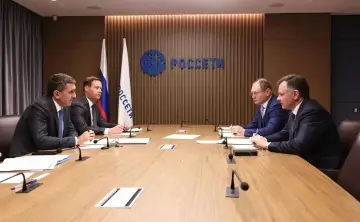 Рабочая встреча. Фото компании «Россети»