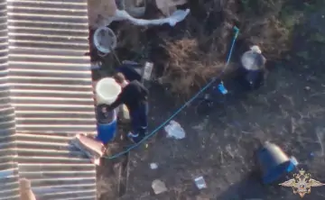 В лаборатории также изъяли различное химическое оборудование, реактивы и около 75 килограммов мефедрона. Скриншот из видео из МАХ-канала Ирины Волк