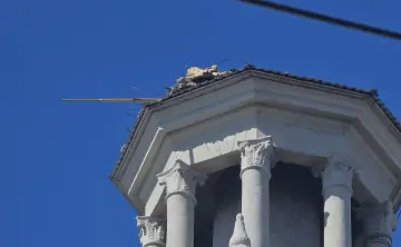 70-летний шпиль на здании \