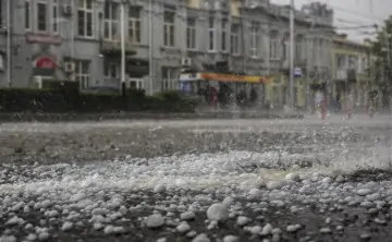 Шторм накроет Ростовскую область в ближайшие часы. Фото Руслана Шамукова, ТАСС