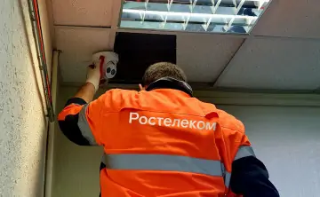 Монтаж оборудования. Фото предоставлено ПАО «Ростелеком»