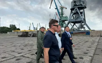 В порт уже прибыл пожарный поезд. Фото пресс-службы губернатора Ростовской области