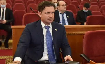 Он займётся развитием системы подготовки резерва в детско-юношеской академии. Фото пресс-службы Законодательного собрания Ростовской области