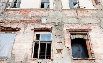 Недавно жильцы ветхого жилья устроили драку. Фото \