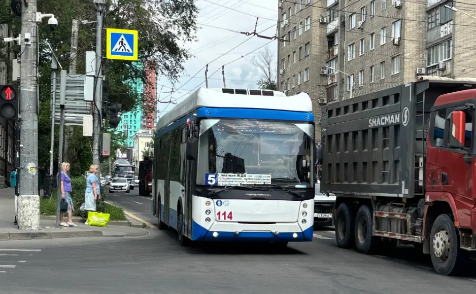 Троллейбус № 14 в списке маршрутов на восстановление не значится. Фото donnews.ru