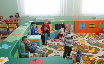 Всего в регионе организовали 7144 группы с различными графиками работы, которые учитывают занятость родителей. Фото donland.ru