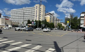Новому подрядчику предстоит отремонтировать 2,1 километра Ворошиловского. Фото donnews.ru