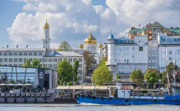 Ростов — это точка притяжения пенсионеров. Фото Дениса Демкова