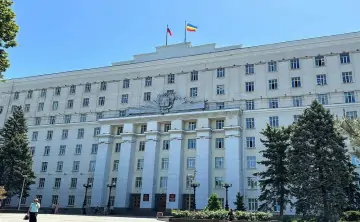 Исполнителю предстоит охранять комплекс зданий правительства на площади Советов.  Фото donnews.ru