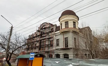 Собственник здания задолжал 237 млн рублей. Фото «Яндекс. Карты»