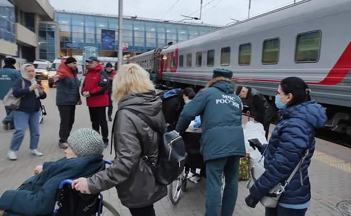 Встреча беженцев на вокзале в Ростове. Фото пресс-службы ГУ МЧС по Ростовской области