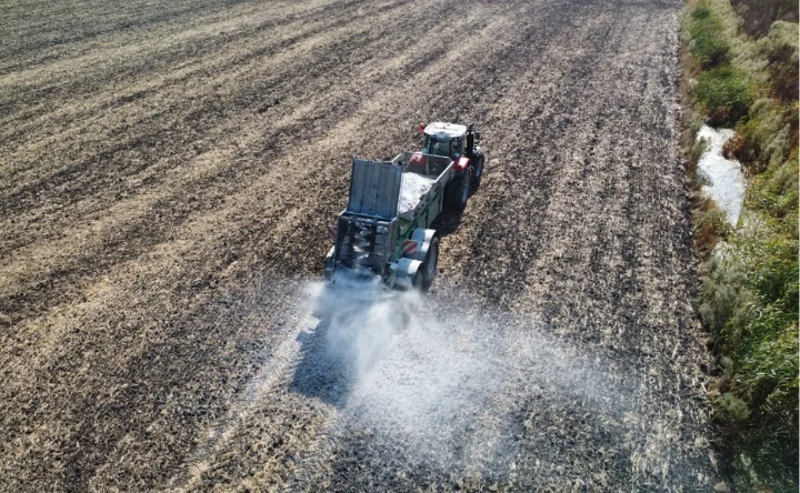 Удобрение фосфогипсом. Фото предоставлено пресс-службой АО «ЕвроХим»