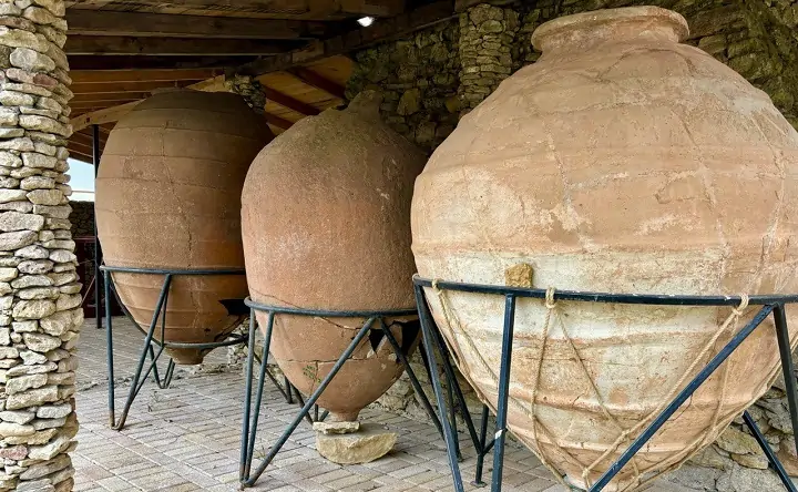 Пифосы. Фото donnews.ru