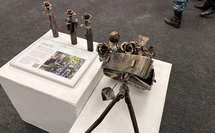 Скульптура из гильз. Фото donland.ru