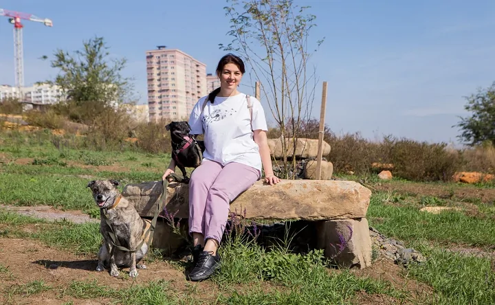 Виктория со своими питомцами. Фото donnews.ru