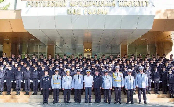 Принятие присяги в Ростовском юридическом институте МВД России. Фото пресс-службы РЮИ МВД