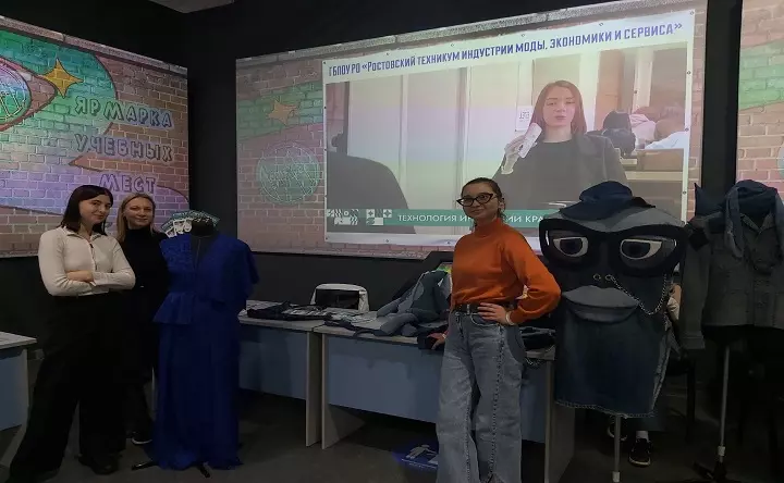 Модели учениц Ростовского техникума индустрии моды. Фото donnews.ru