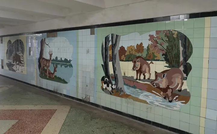 Мозаичное панно в подземном переходе на пересечении Будённовского и Московской. Фото 