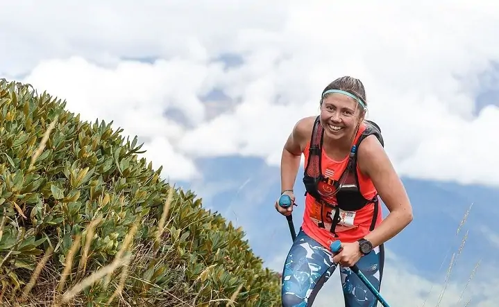 Диана Бугрова в горах. Фото спортивного клуба «Суворов»