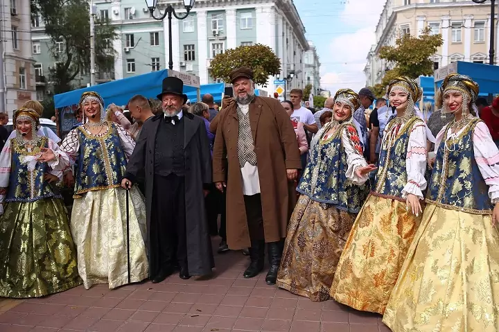 Участники фестиваля. Фото rostov-gorod.ru