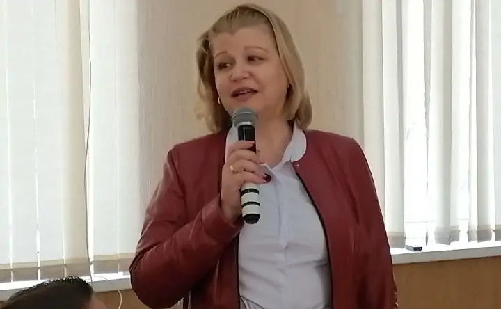 Директор школы № 75 Галина Куркина. Фото donnews.ru