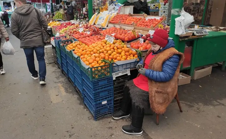 Продавщица на Цeнтральном рынке, фото donnews.ru