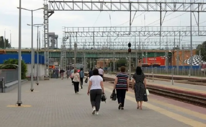 Ростовчане торопятся на городскую электричку. Фото donnews.ru