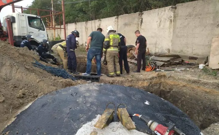 Фото с места ЧП ГУ МЧС по Ростовской области