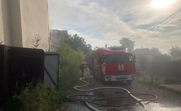 Фото с места пожара ГУ МЧС России по Ростовской области