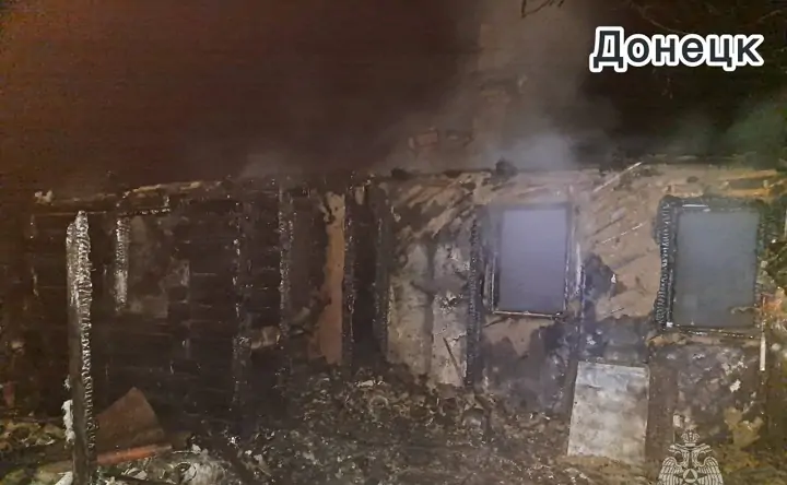 Фото с места пожара ГУ МЧС по Ростовской области