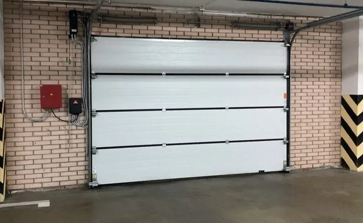 Основные ворота на улицу. Фото donnews.ru