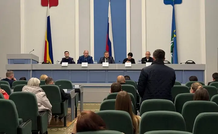 Встреча с жителями. Фото Ангелины Булановой