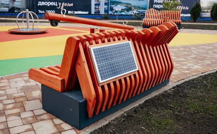 «Умная» лавочка, фото ГК «ЮгСтройИнвест»