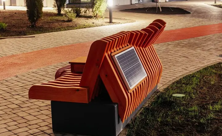 «Умная» лавочка, фото ГК «ЮгСтройИнвест»