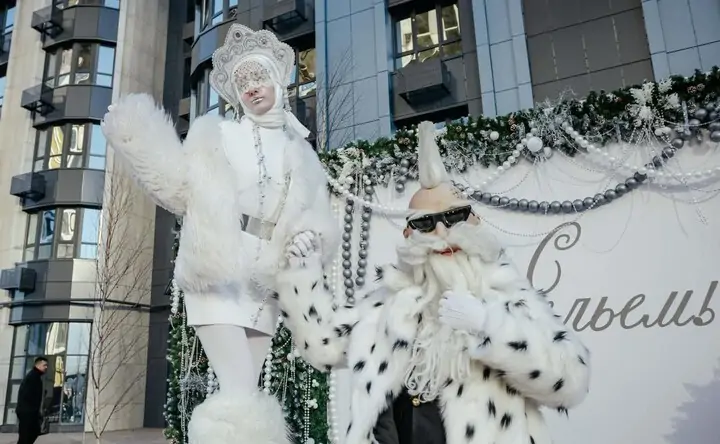 Артисты на церемонии вручения ключей, фото ГК «ЮгСтройИнвест»