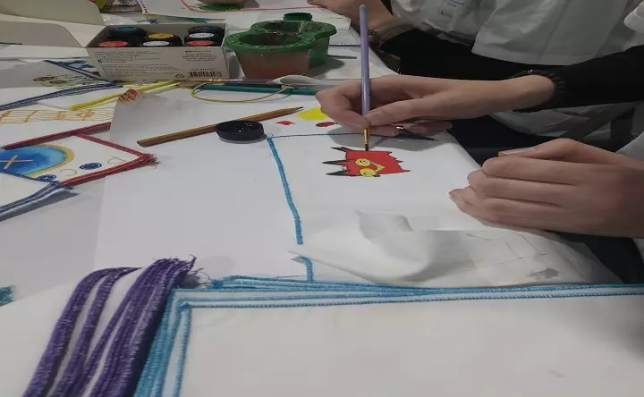 Роспись по батику. Фото donnews.ru