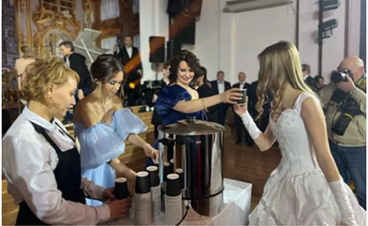 Фирменный сбитень из рук ректора ЮФУ Инны Шевченко