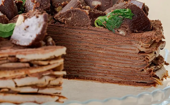 Блинный торт. Фото из официального аккаунта пекарни «Кекс»